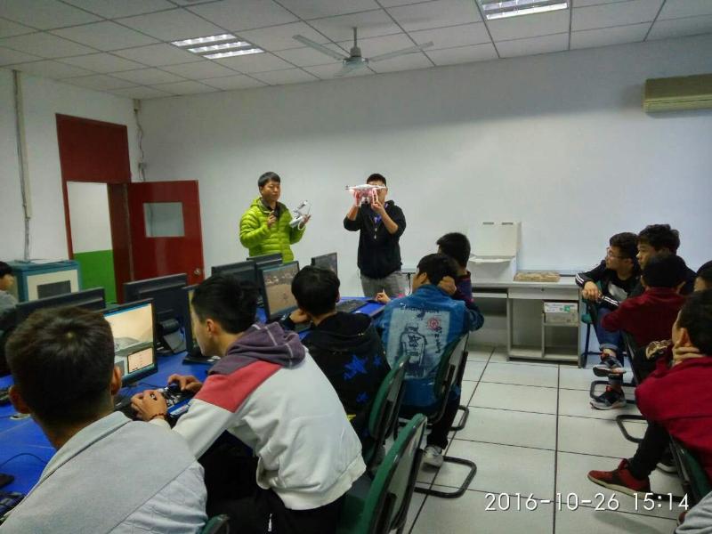 勤练无人机，成就高薪职业梦！(图1)