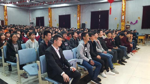 我校举行谭思想“感恩励志、少年崛起”大型公益演讲活动(图3)