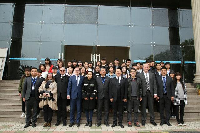 侨·说――2017海外入陕国际文化系列讲座之德国技术培训及职业教育系统的发展现状新闻通稿(图4) 侨·说――2017海外入陕国际文化系列讲座之德国技术培训及职业教育系统的发展现状新闻通稿(图4)