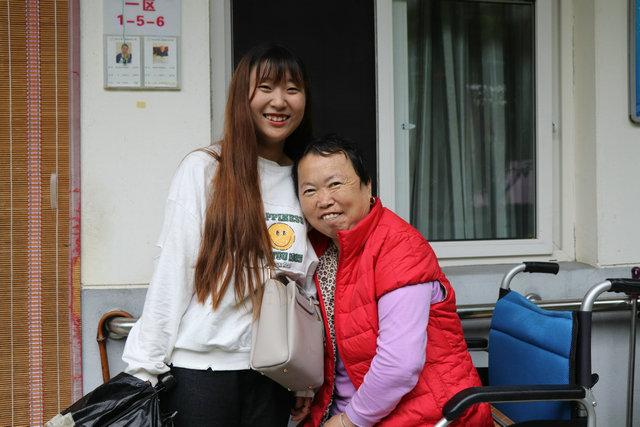 心系孤寡老人  传递人间真情——我院德育教育工作社会实践活动顺利开展(图1)