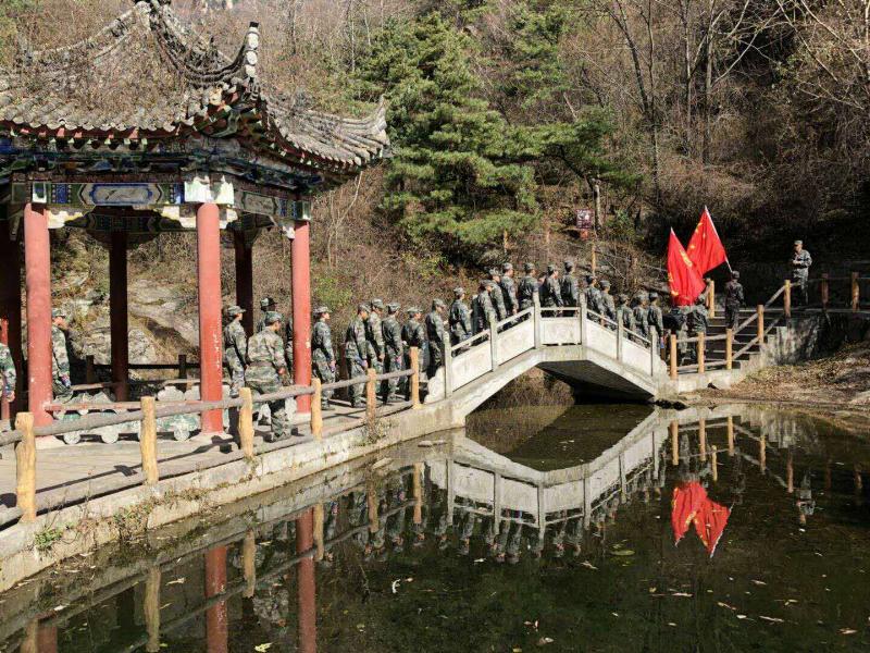 我校国旗护卫队开展野外拉练活动(图4)