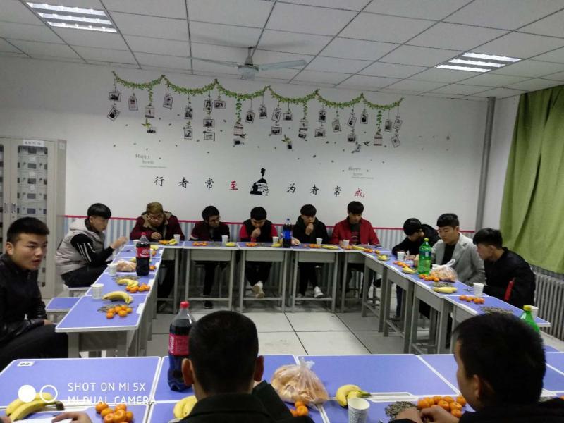 2015级城市轨道交通工程技术专业学生顶岗实习欢送会隆重举行(图2)