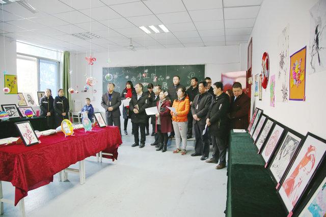 我院第十届技能大赛绘画手工作品展圆满结束(图1)