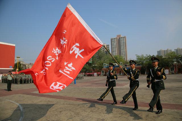 西安建筑工程技师学院2018级新生军训汇报表演暨表彰大会圆满结束(图6)