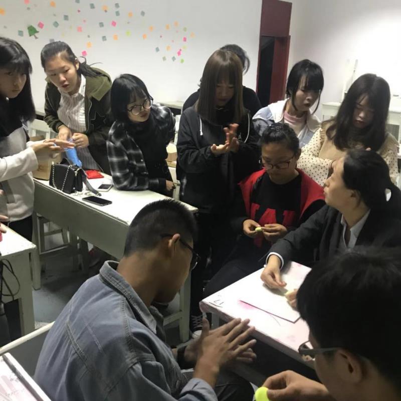 我院“兴趣班”培训工作顺利开展(图3)