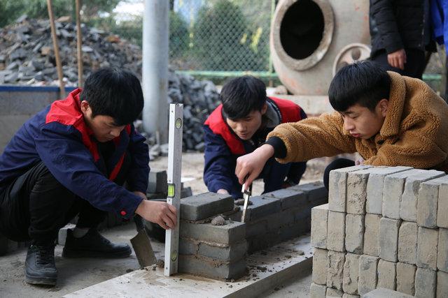西安建筑工程技师学院第十一届技能大赛砌筑项目成功举行(图5)