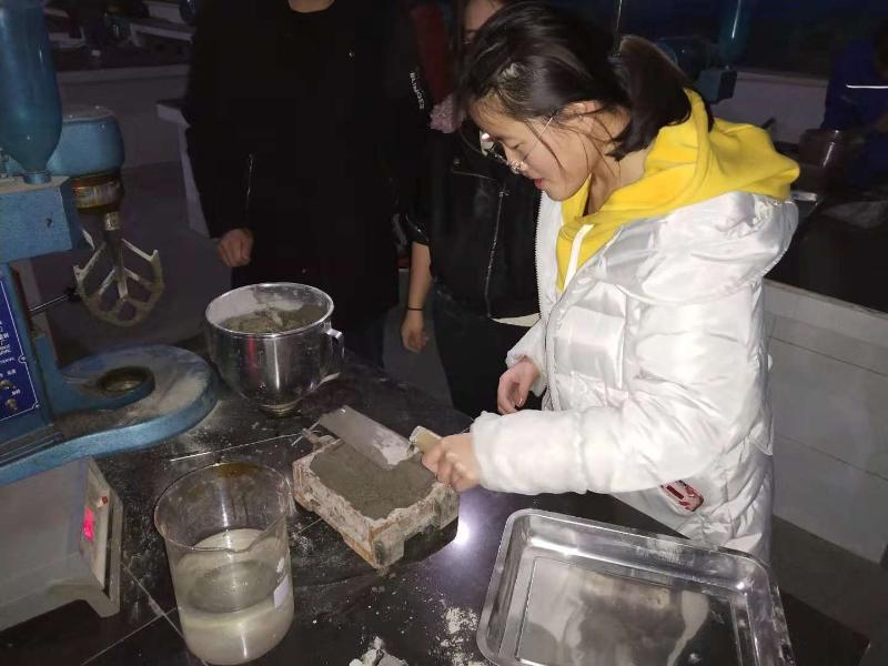 西安建筑工程技师学院第十一届技能大赛建筑材料实验项目成功举行(图5)