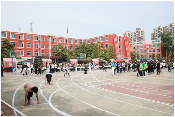 歌声与微笑在精彩的瞬间中荡漾——我院第十二届春季运动会胜利闭幕(图1)